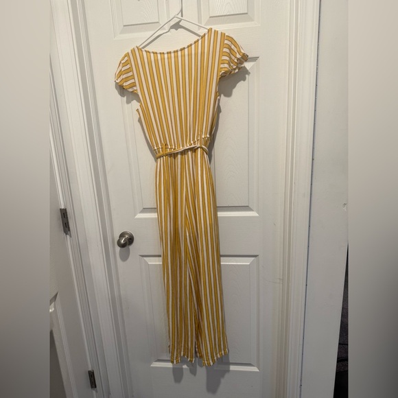 June & Hudson Mustard White Striped Flutter Sleeve Sweetheart Jumpsuit Medium - Picture 4 of 5